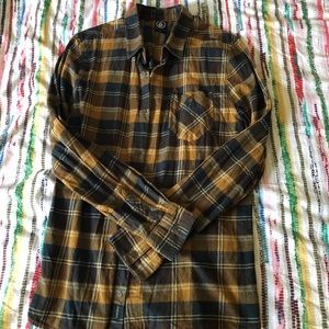 VOLCOM men’s size large plaid 100% cotton shirt